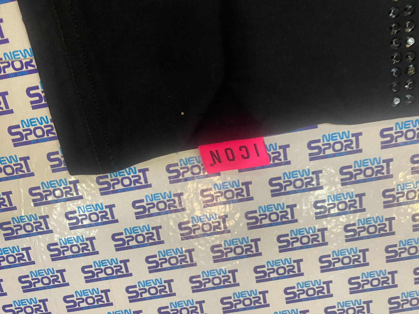T-SHIRT CROPPED CON BORCHIE ICON