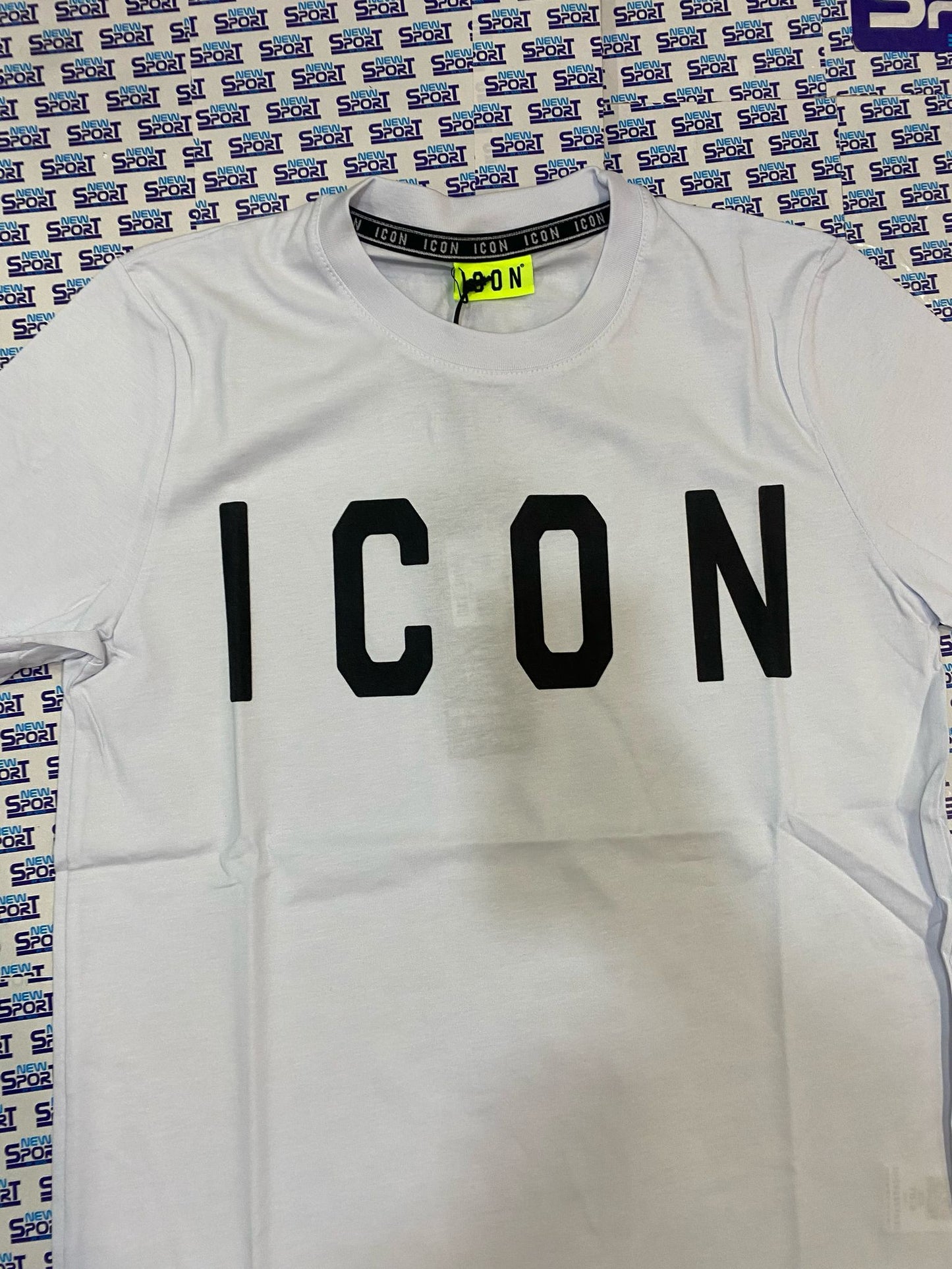 TSHIRT BASICA CON LOGO GRANDE ICON
