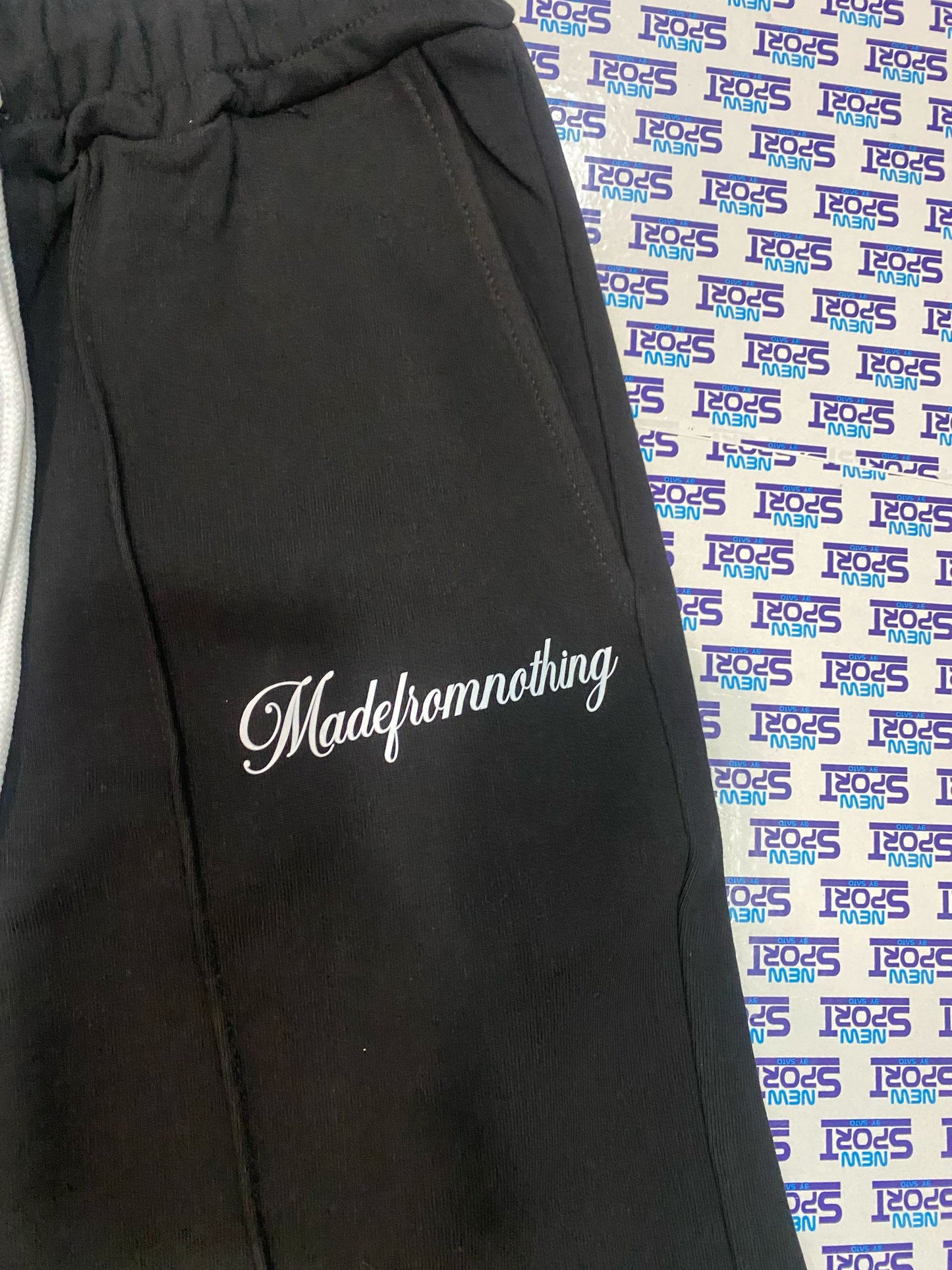 COMPLETO CON STAMPA GOTIKO MFN