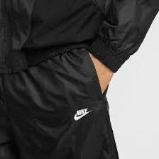 TUTA NIKE