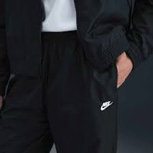 TUTA NIKE