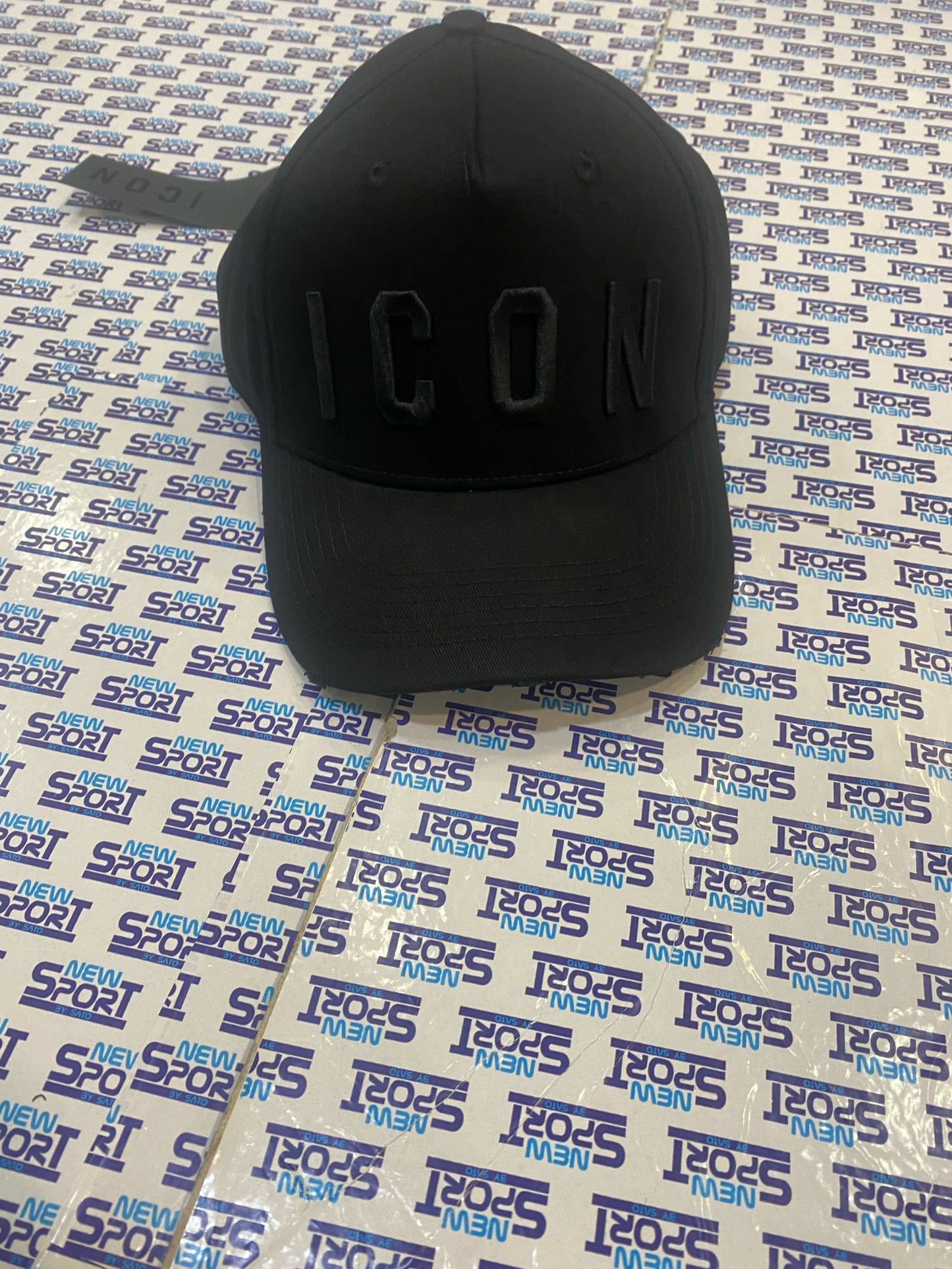 CAPPELLO CON ROTTURE ICON