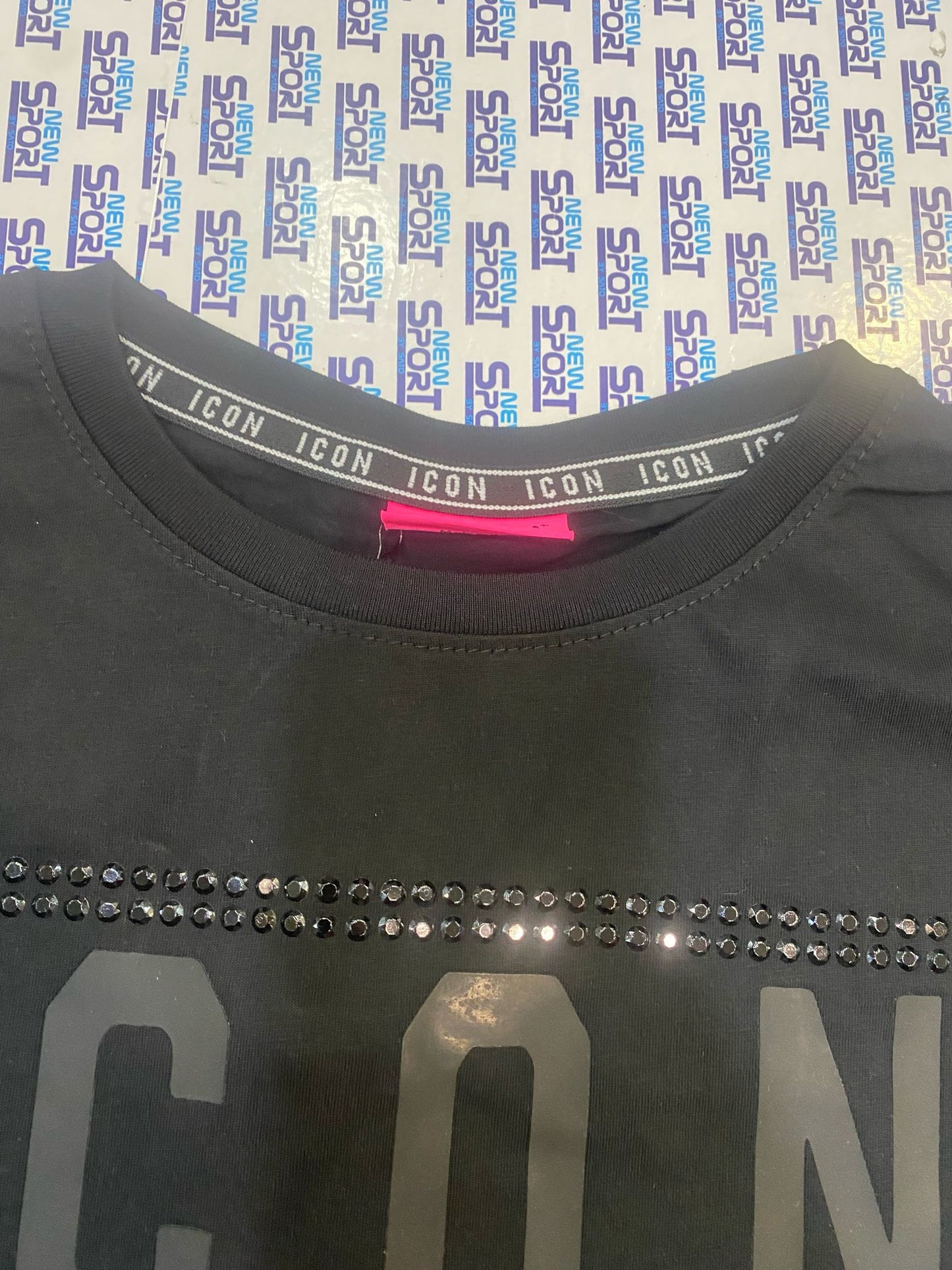 T-SHIRT CROPPED CON BORCHIE ICON