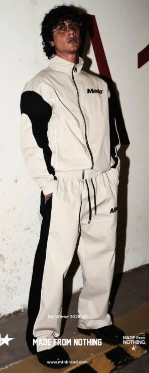 TUTA COMPLETA 
MADE FROM NOTHING