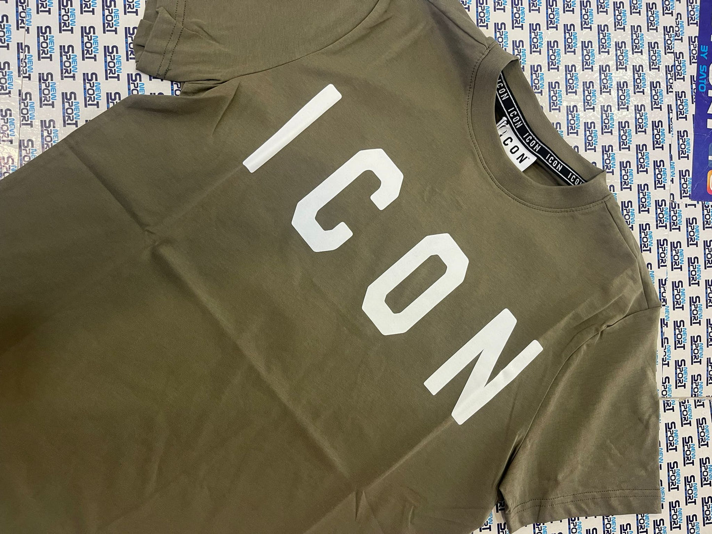 T-SHIRT BASICA LOGO GRANDE ICON