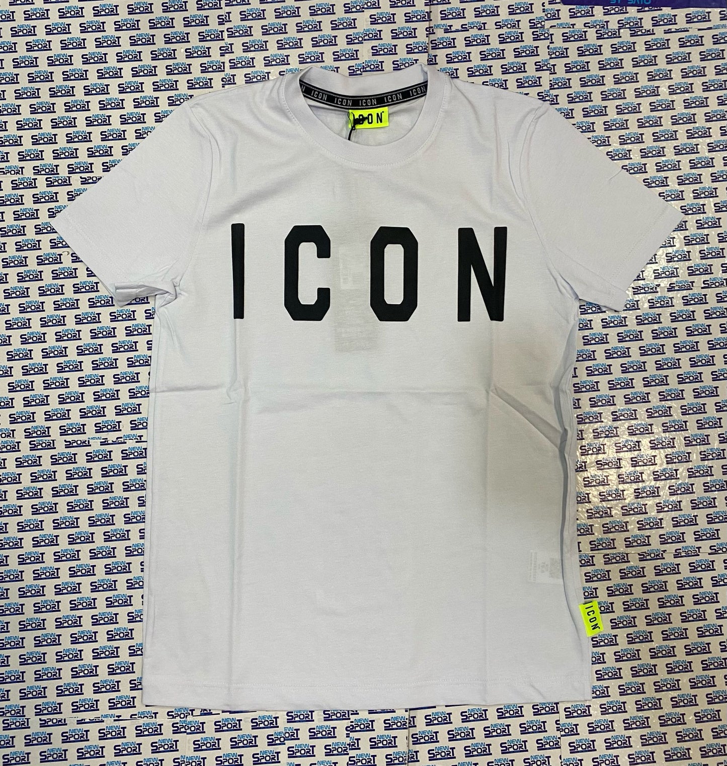 TSHIRT BASICA CON LOGO GRANDE ICON
