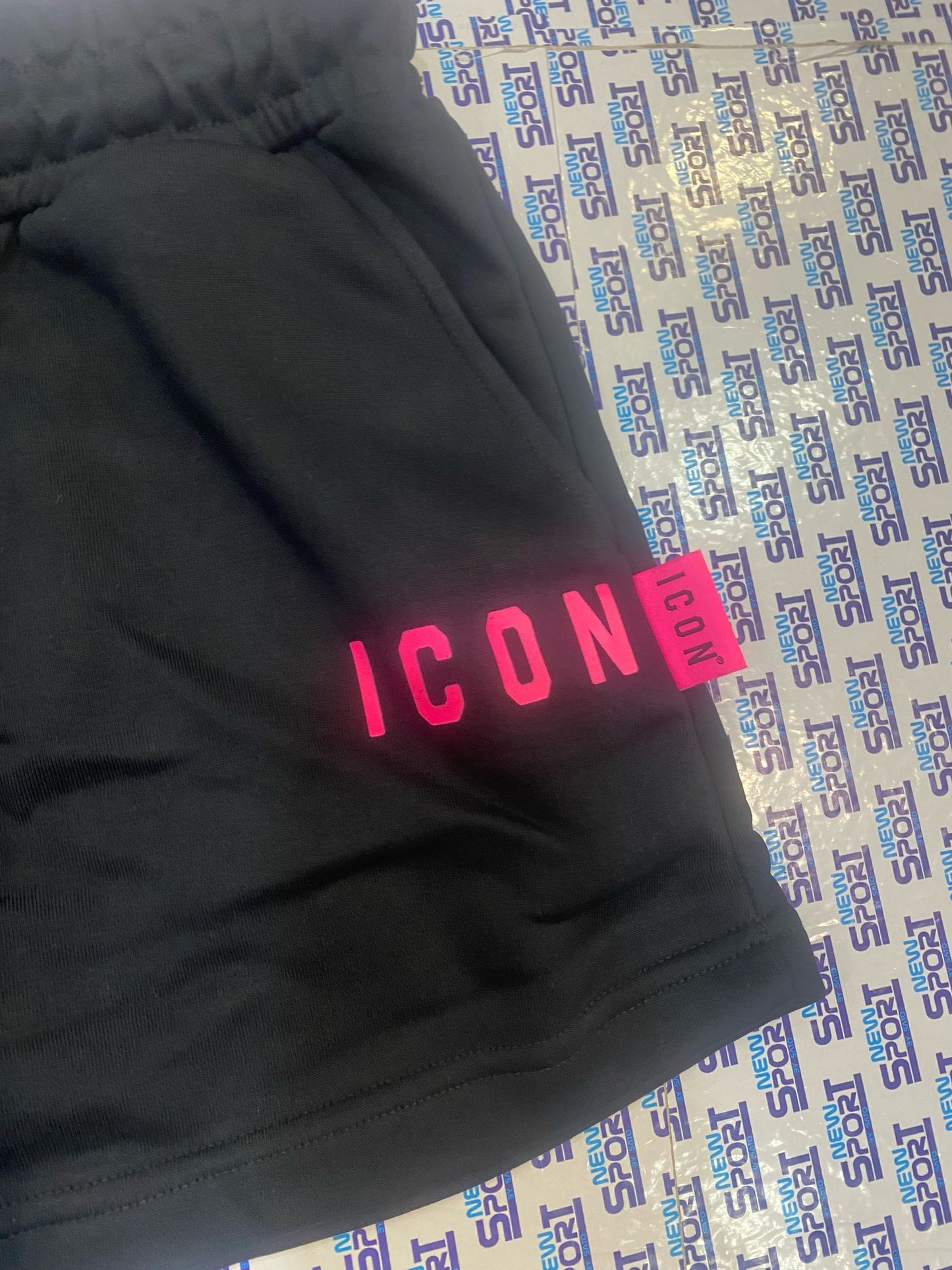 BERMUDA CON LOGO PICCOLO SOTTO TASCA ICON