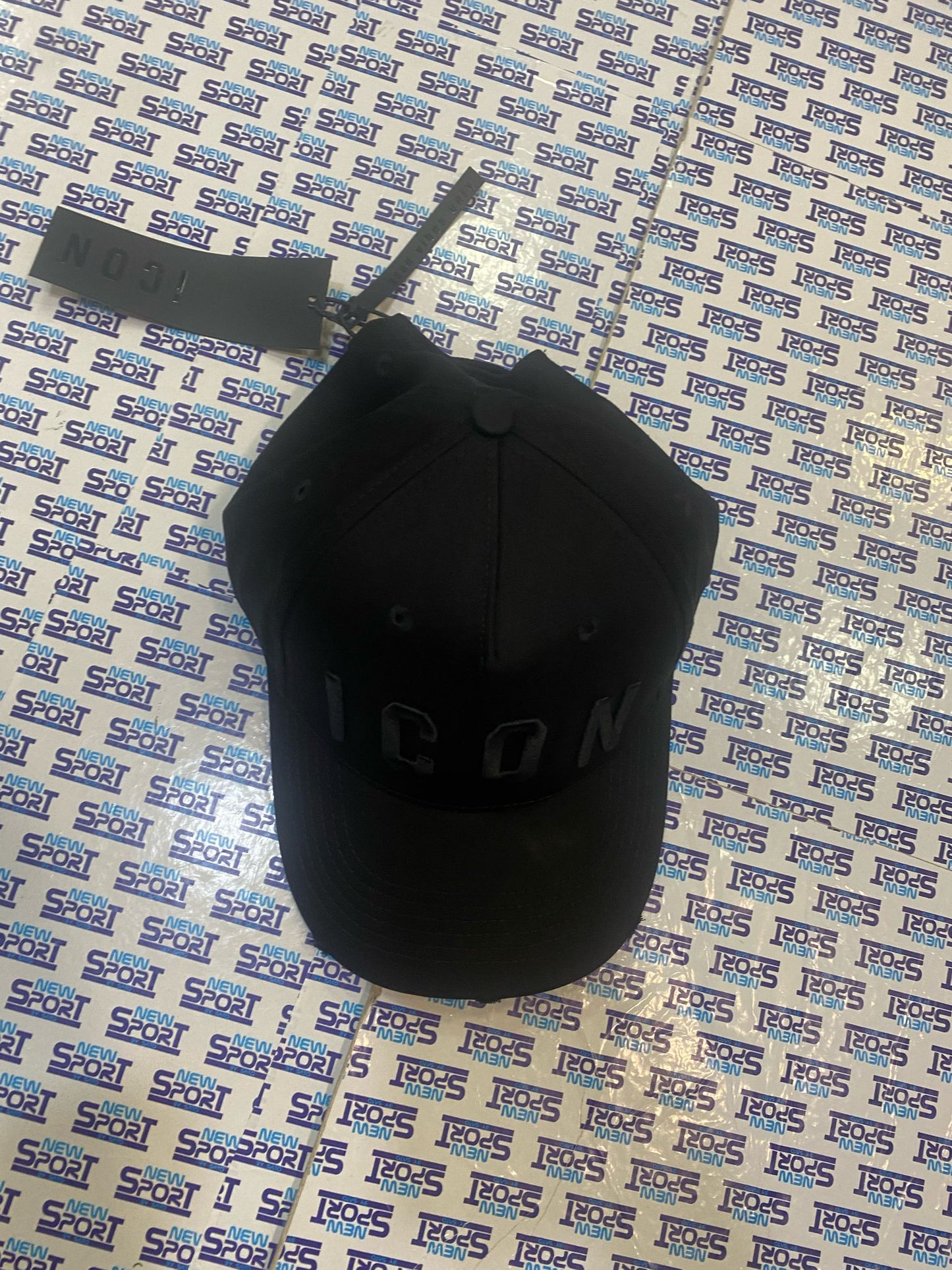 CAPPELLO CON ROTTURE ICON