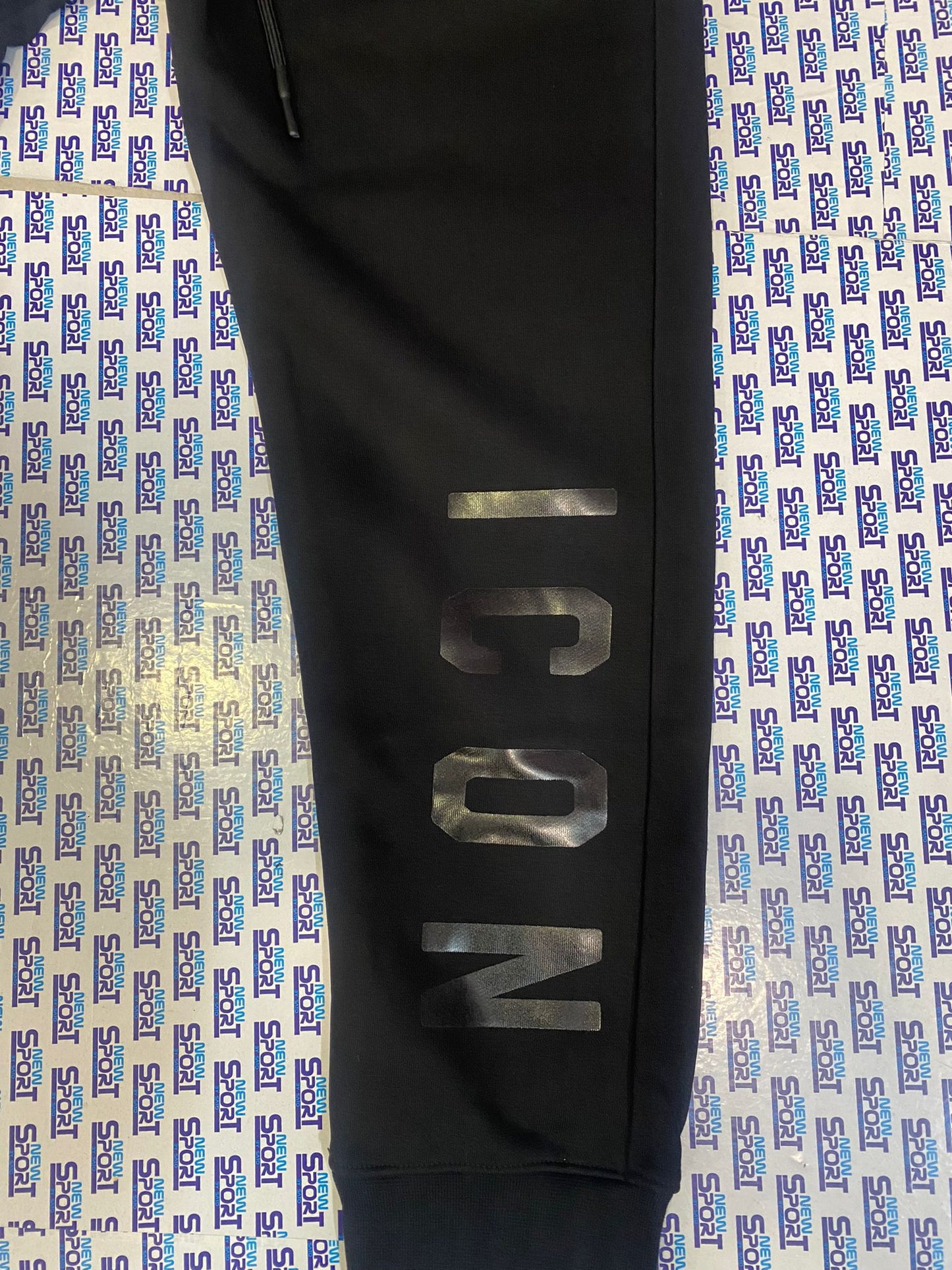 PANTATUTA JOGGER CON LOGO GRANDE SULLA GAMBA ICON