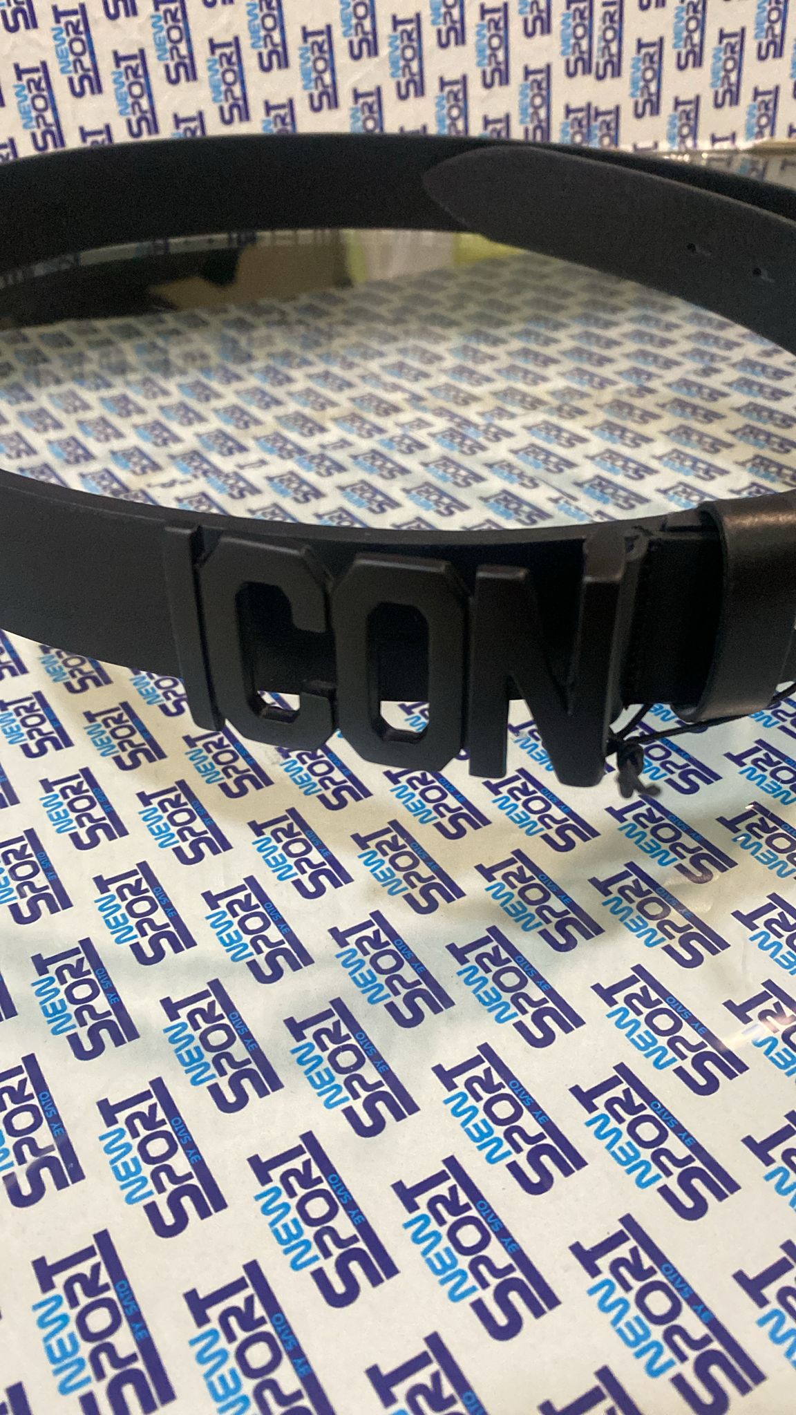 cintura con fibbia nera icon