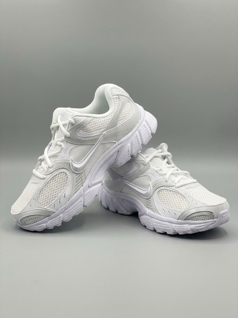 SCARPA NIKE V5 RNR 
HJ5228/101