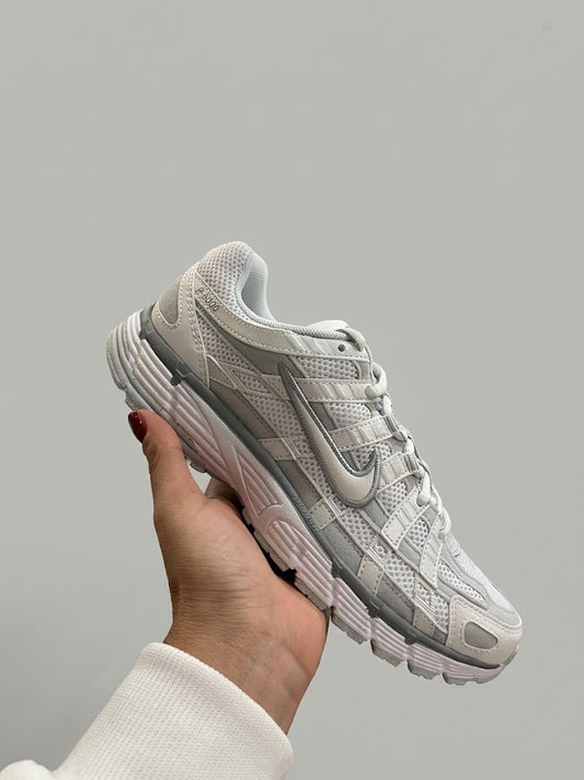 SCARPE WMNS NIKE P-6000
FV6603/101