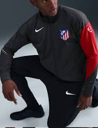 Atlético de Madrid Strike – Terza
Tuta da calcio in maglia Nike Dri-FIT Total 90