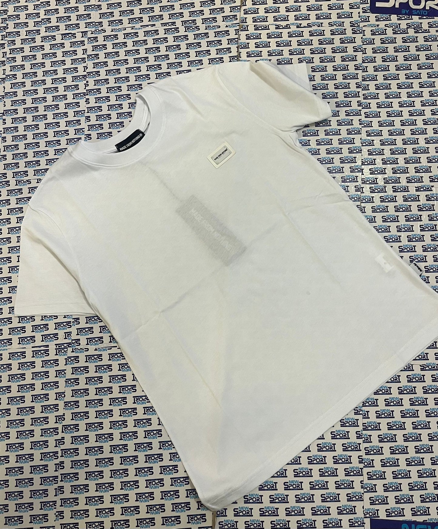 T-SHIRT CON APPLICAZIONE MFN