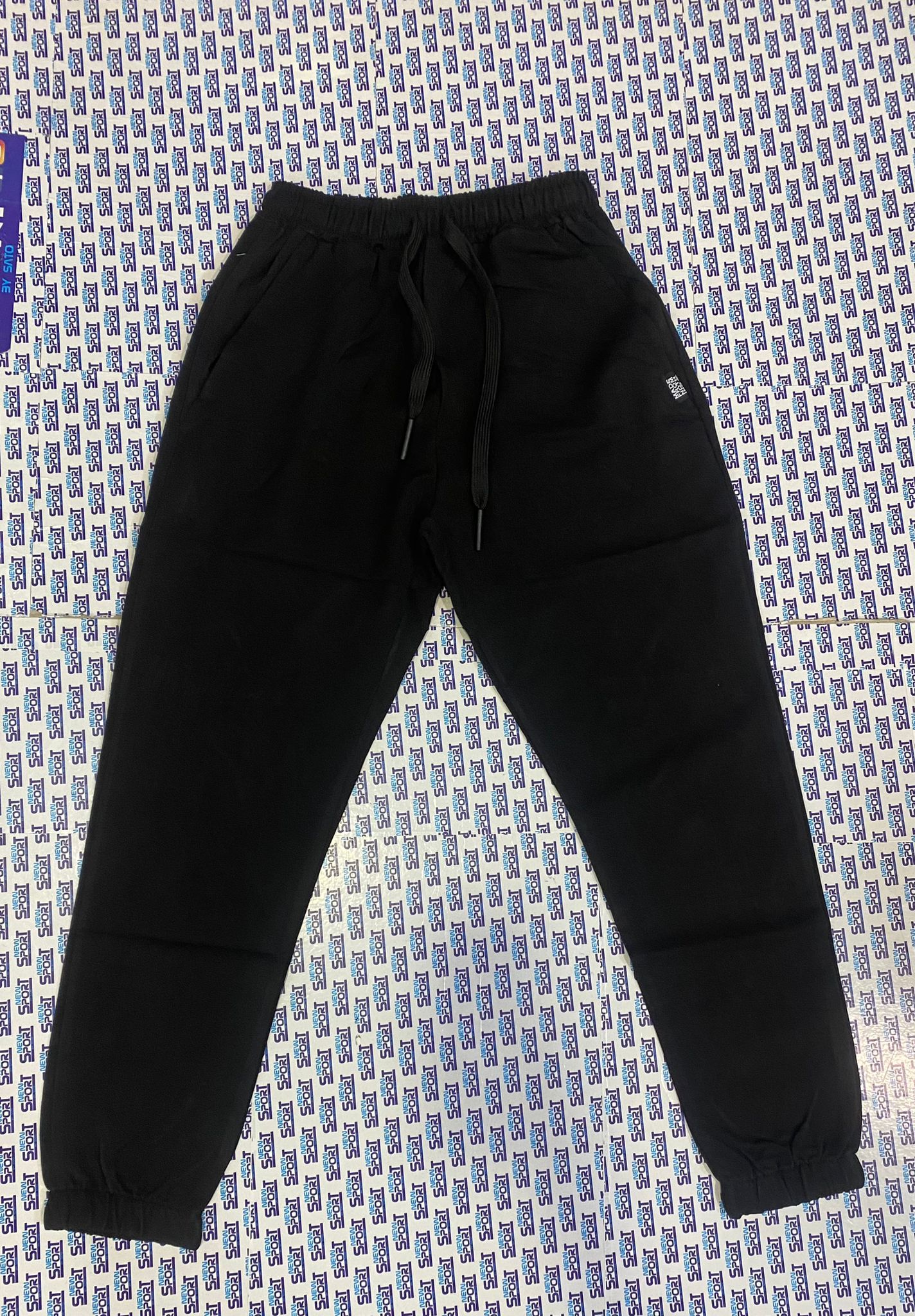 PANTALACCIO CON ELASTICO
MADE FROM NOTHING