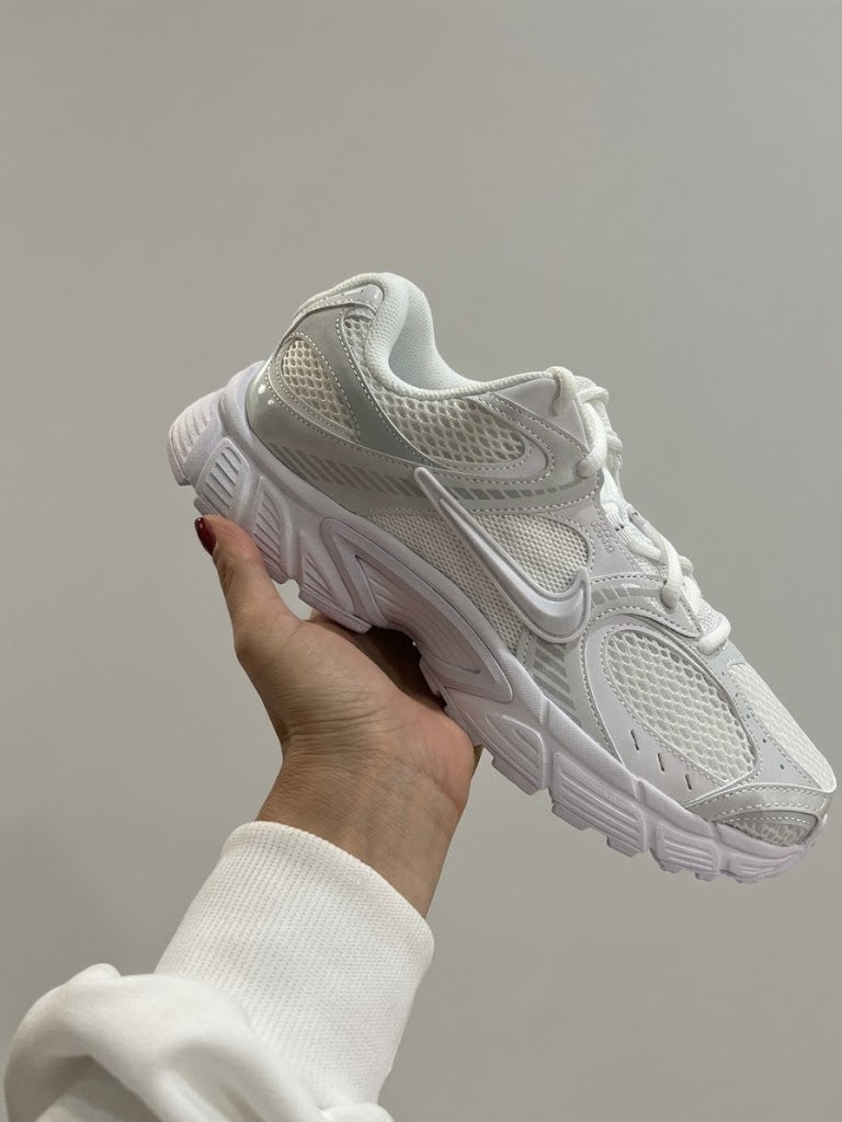 SCARPA NIKE V5 RNR 
HJ5228/101