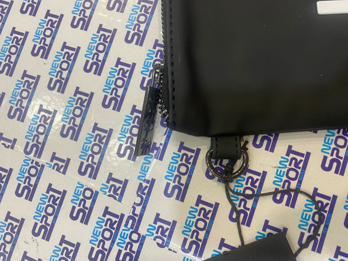 POCHETTE CON FINITURA ICON