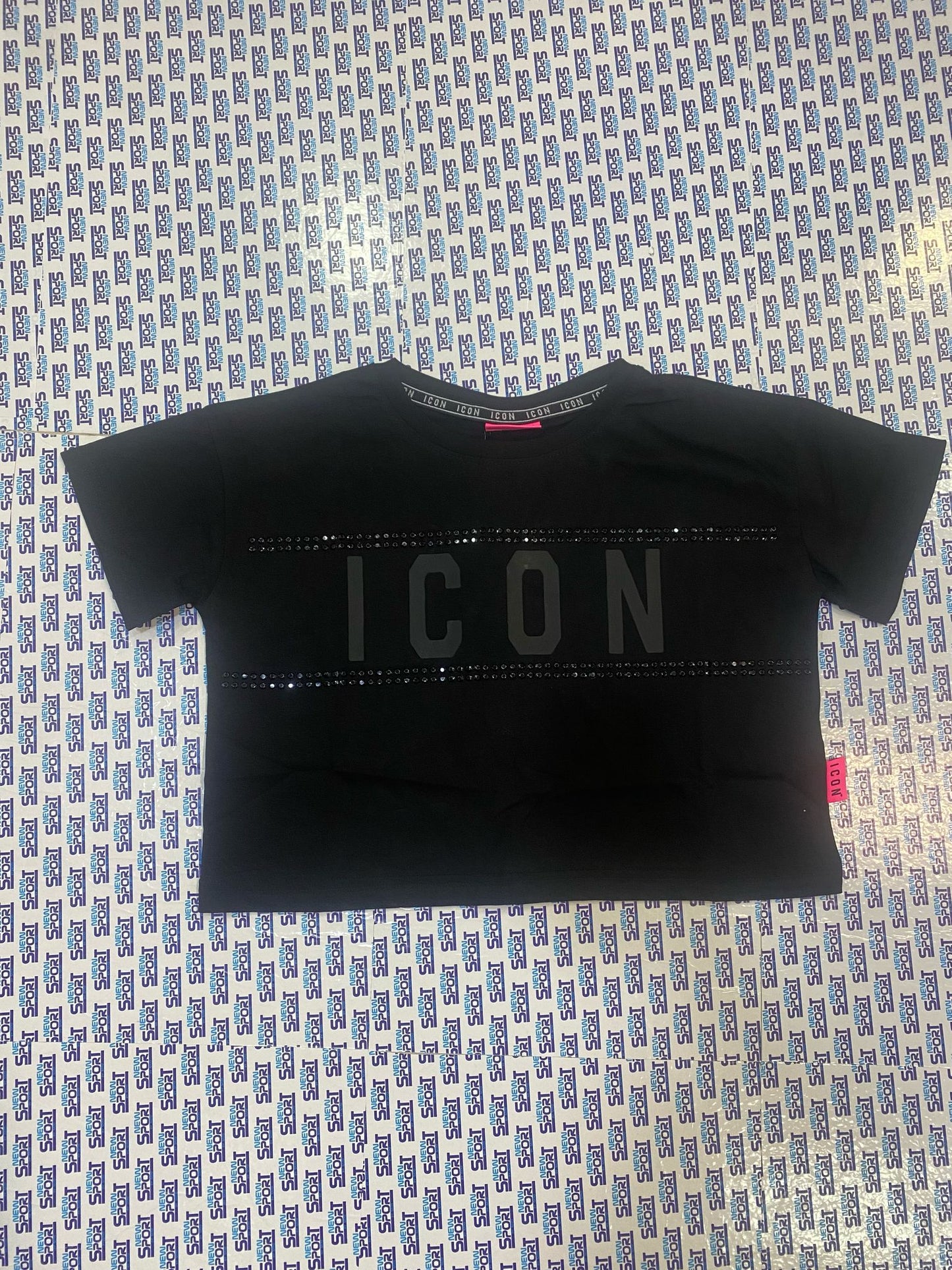 T-SHIRT CROPPED CON BORCHIE ICON