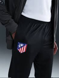 Atlético de Madrid Strike – Terza
Tuta da calcio in maglia Nike Dri-FIT Total 90